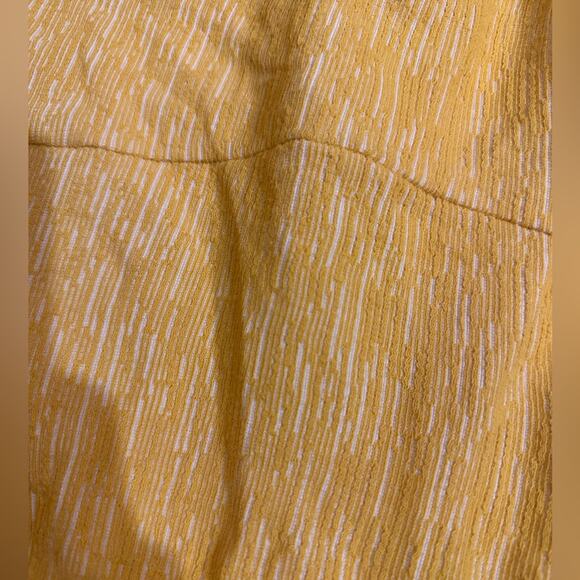 BCBGeneration Abstract Stripe
Bodycon Dress NWT SUNBURST YELLOW XXS BODYCON - Picture 5 of 9